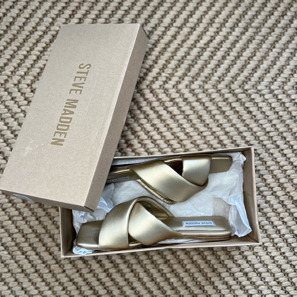Steve Madden Gold Mayra Sandal - Size 9